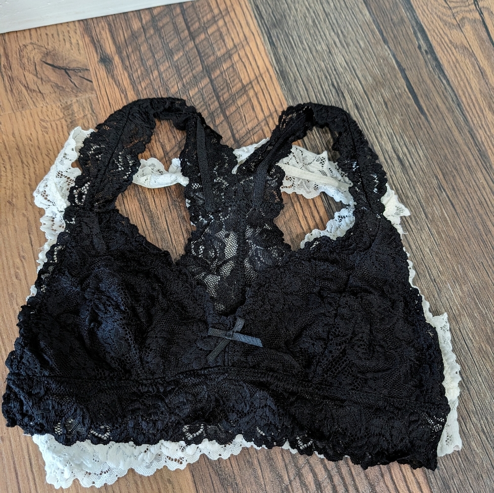 Set of two lace bralettes. Size S.